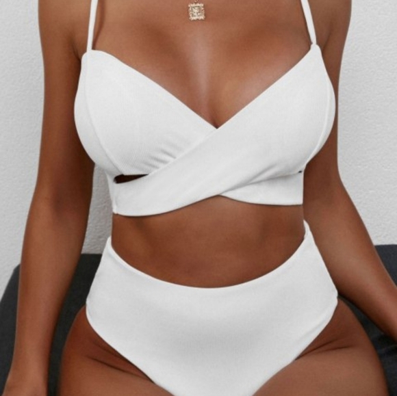 Beautiful Bathing suit - Picture 1 of 2